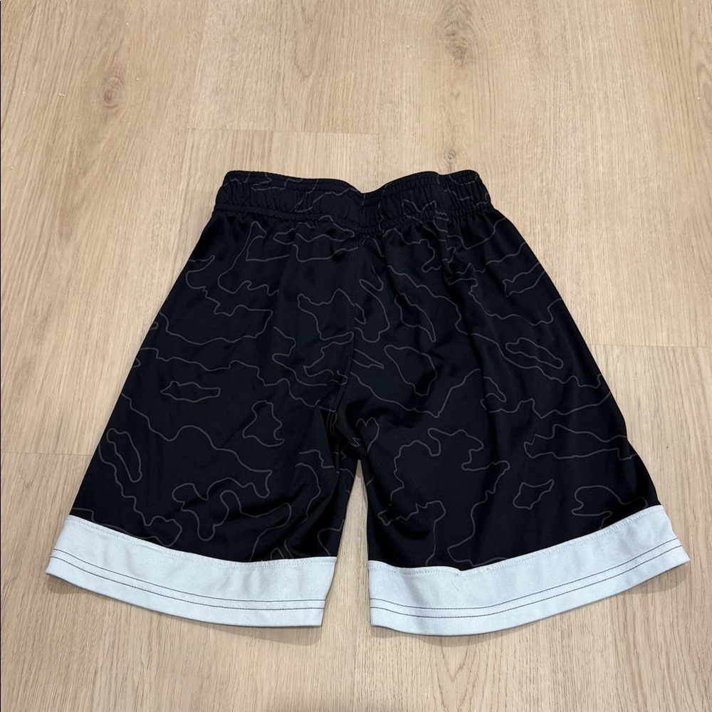 Under Armour Small Black and Gray Athletic Shorts - Picture 5 of 6
